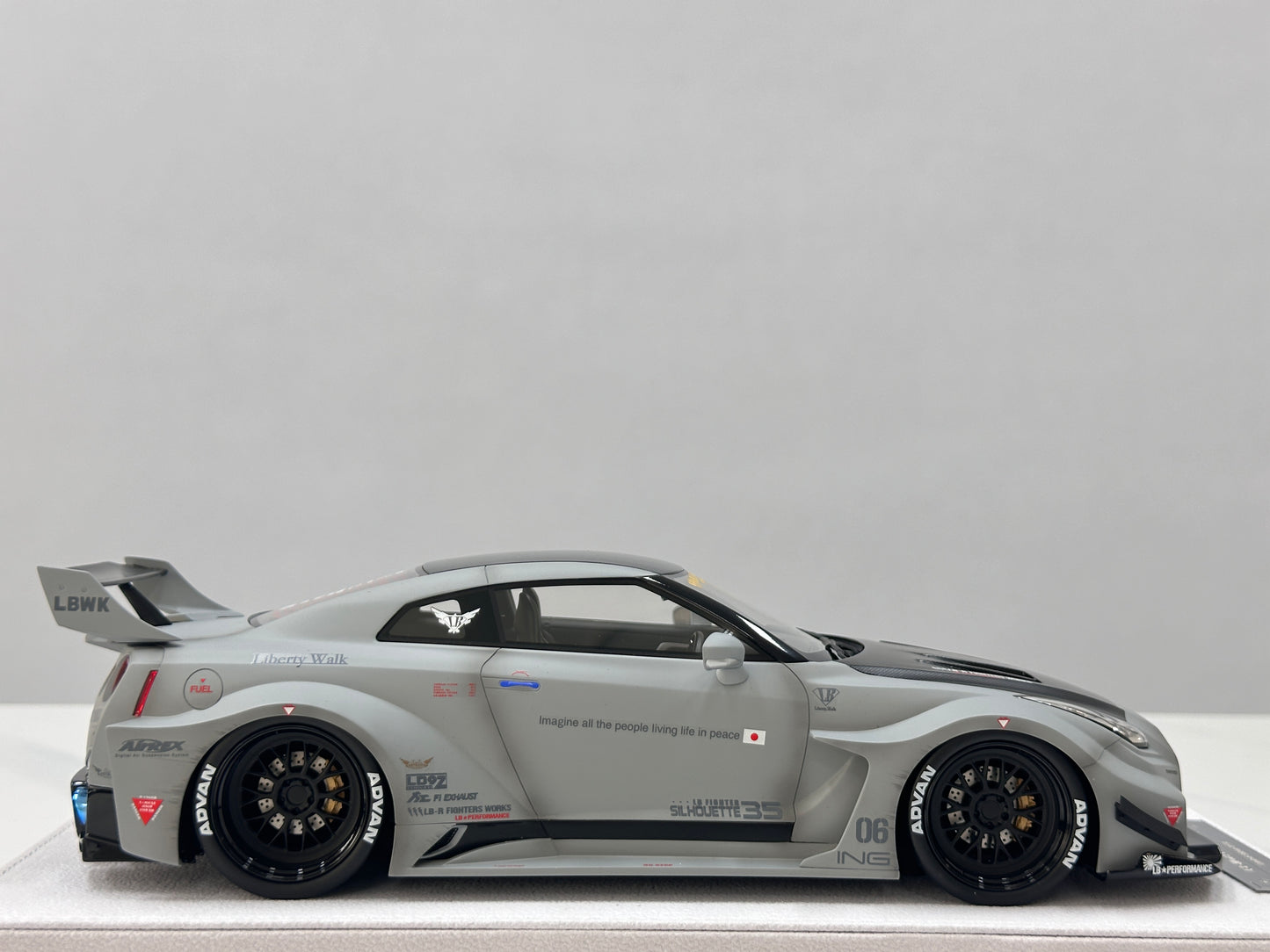 BBA MODEL 1/18 Nissan GTR 35GT-RR Fighter Gray BBA063