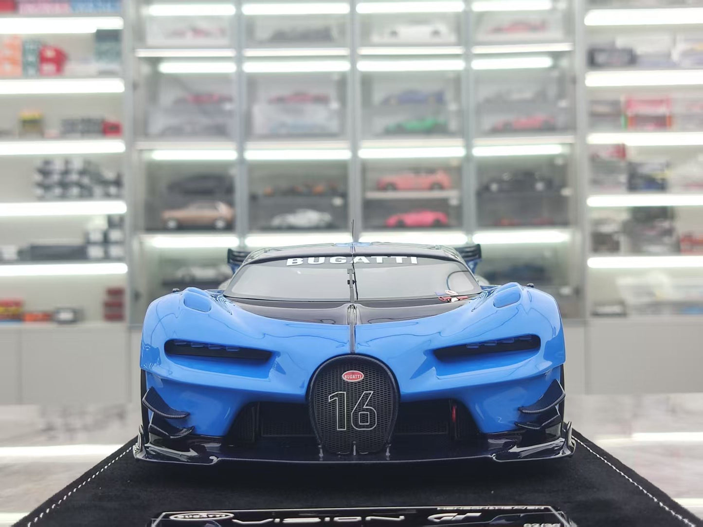 HH Model 1/18 Bugatti Vision GT Ocean Blue/Blue Carbon Fiber HH481