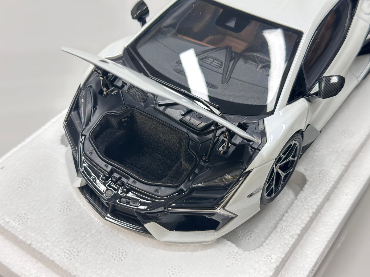 LCD 1/18 Lamborghini Revuelto – Die-cast Model with Fully Opening Parts – White (LCD18026-WH)