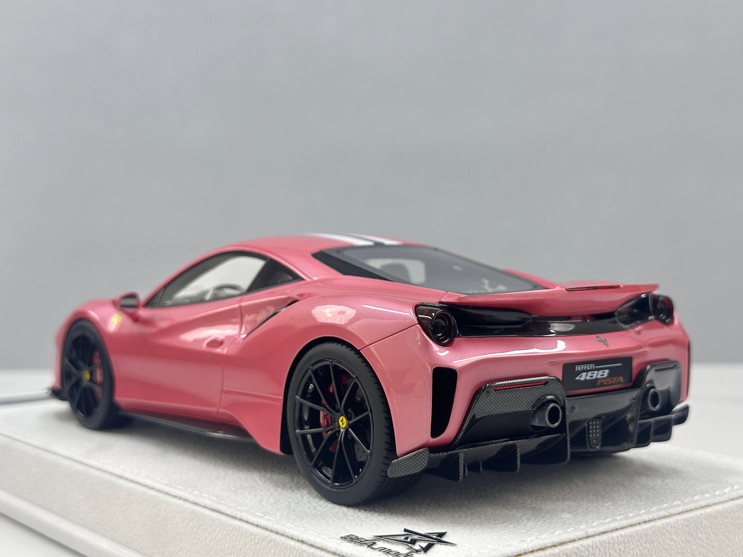 BBA Modelo 1/18 Ferrari 488 Pista Rosa BBA092