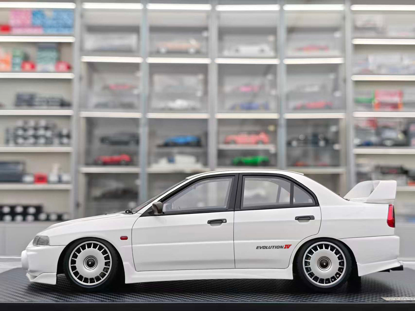 IG 1/18 Mitsubishi LANCER EVOLUTION IV IG3787