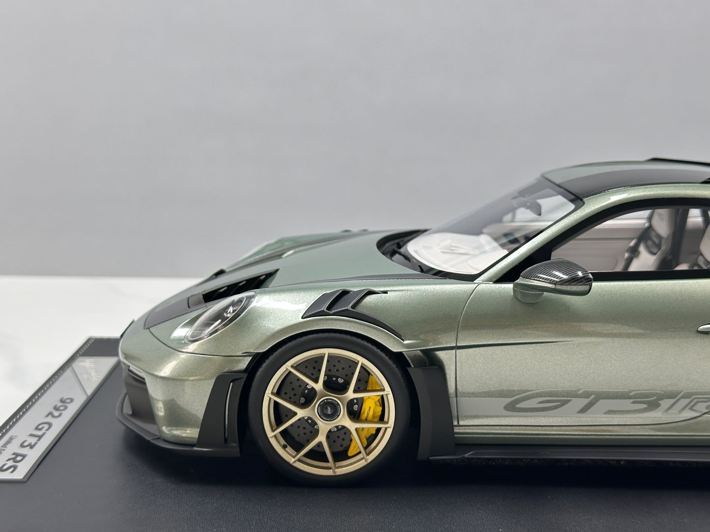 IVY 1/12 Porsche 992 GT3 RS City Bamboo Green and White Ribbon IVY244