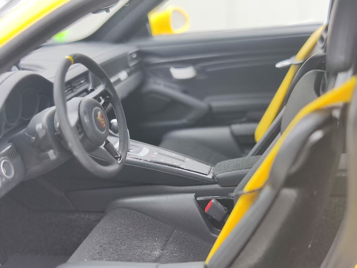 AUTO Art 1/18 Porsche 911 (991.2) GT3 RS Yellow 78178