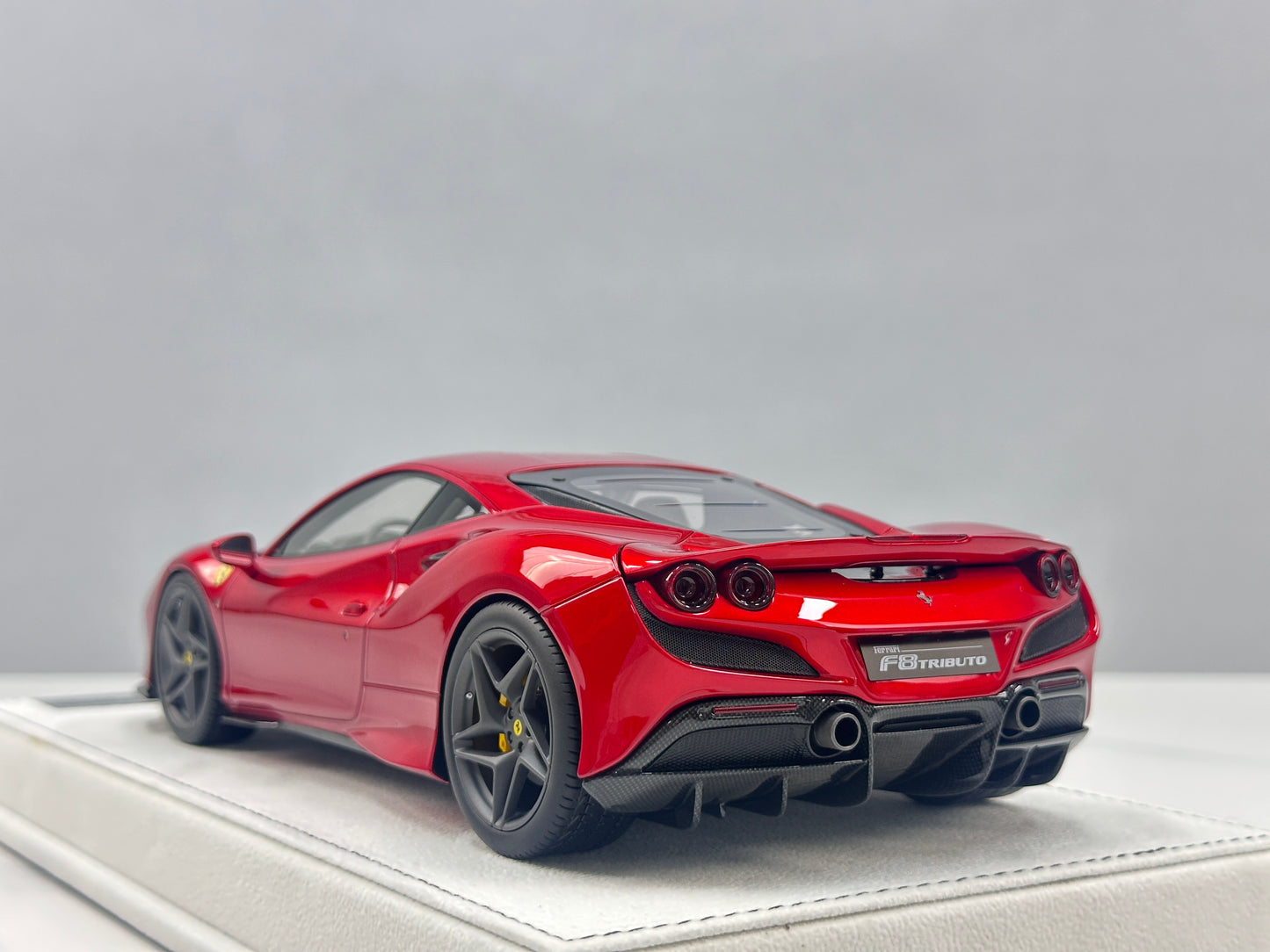 GH MODEL 1/18 Ferrari F8 Tributo Metallic Red GH022