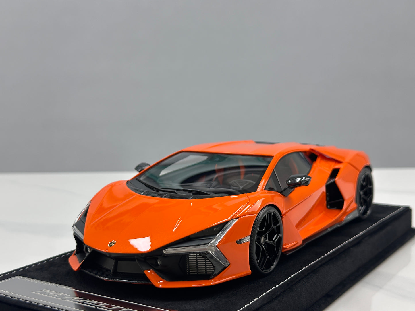 HH Model 1/18 Lamborghini Revuelto Apodes Orange HH626