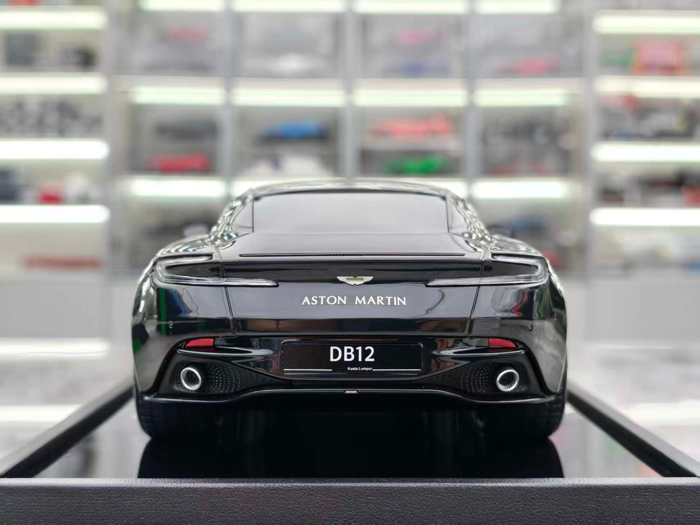 MOTORHELIX 1/18 Aston Martin DB12 Coupe, Black MH332