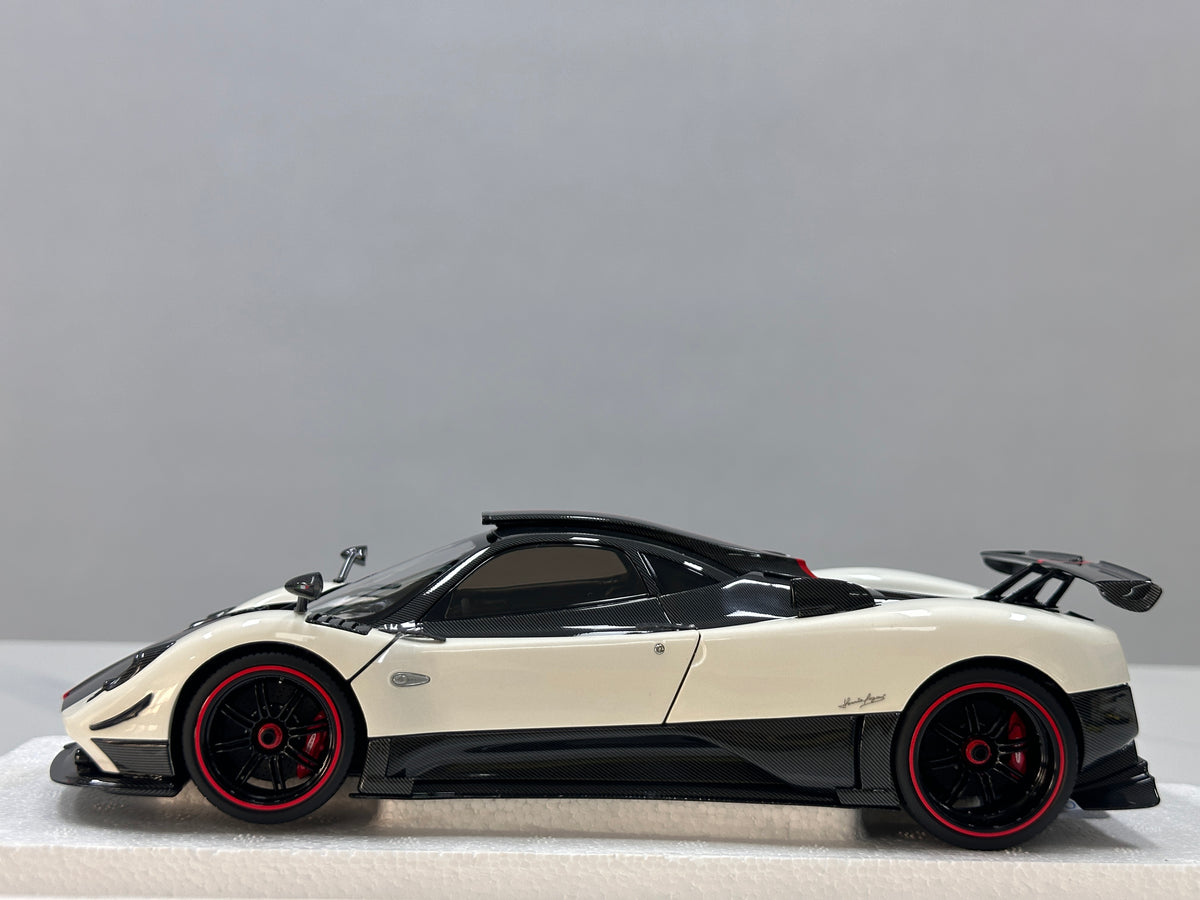 Almost Real 1/18 Pagani Zonda Cinque Coupe - 2009 White 850601101