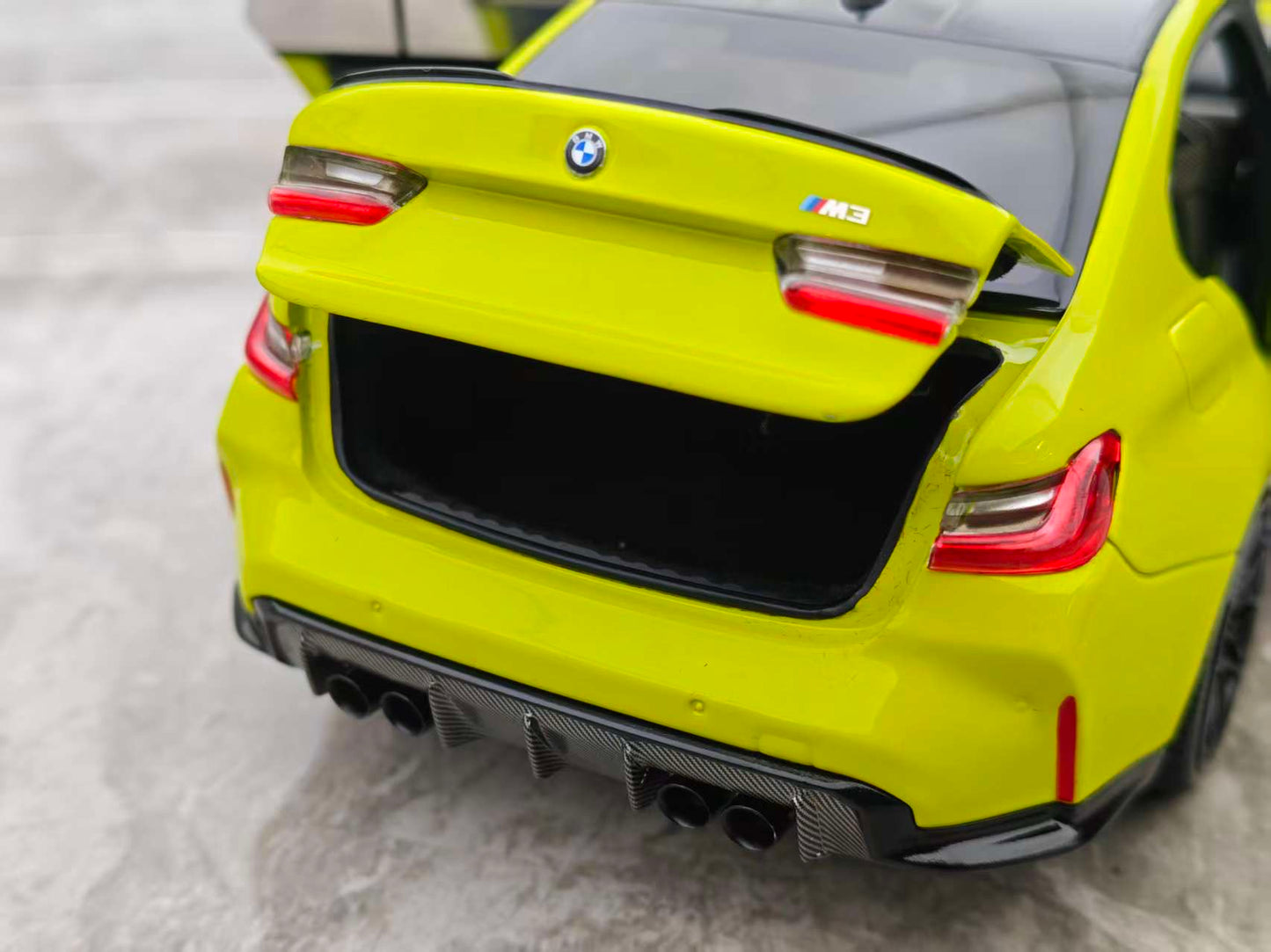 MINICHAMPS 1/18 BMW M3 Yellow 110020222