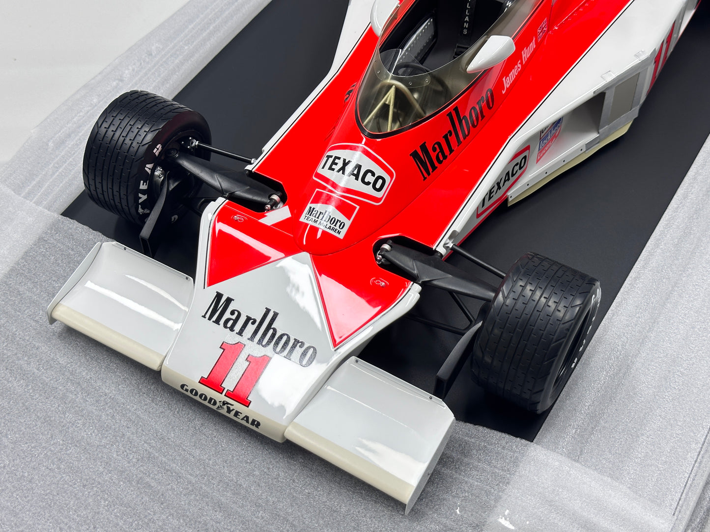 Spark 1/8 McLaren M23 No. 11 (3rd Place, 1976 Japanese GP) – James Hunt – Red & White Livery (08SP263)