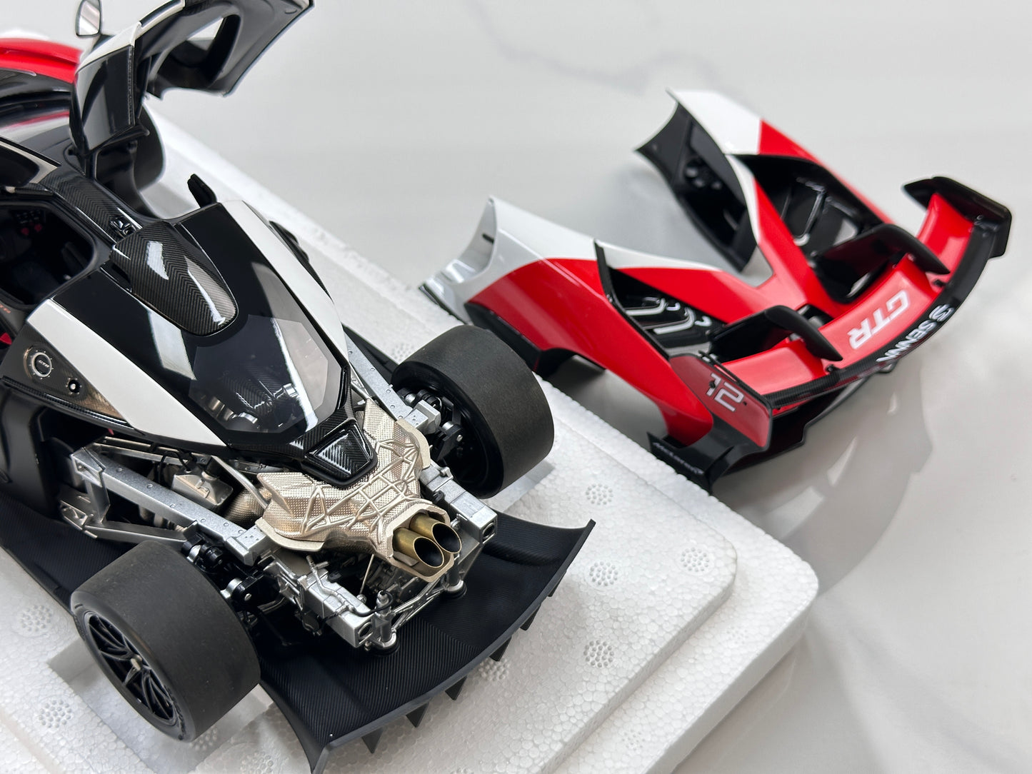 LCD 1/18 McLaren Senna GTR Red and White LCD18016-RW