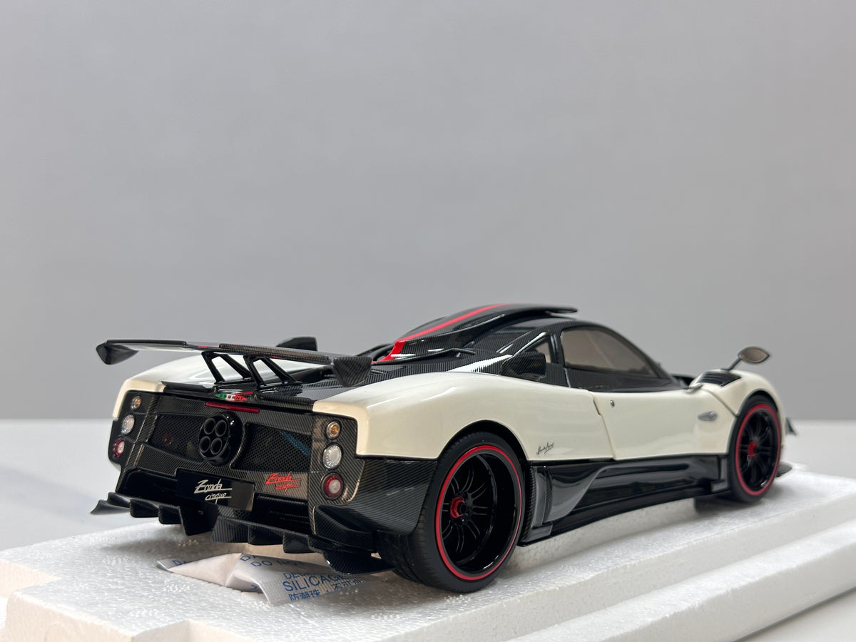 Almost Real 1/18 Pagani Zonda Cinque Coupe - 2009 White 850601101