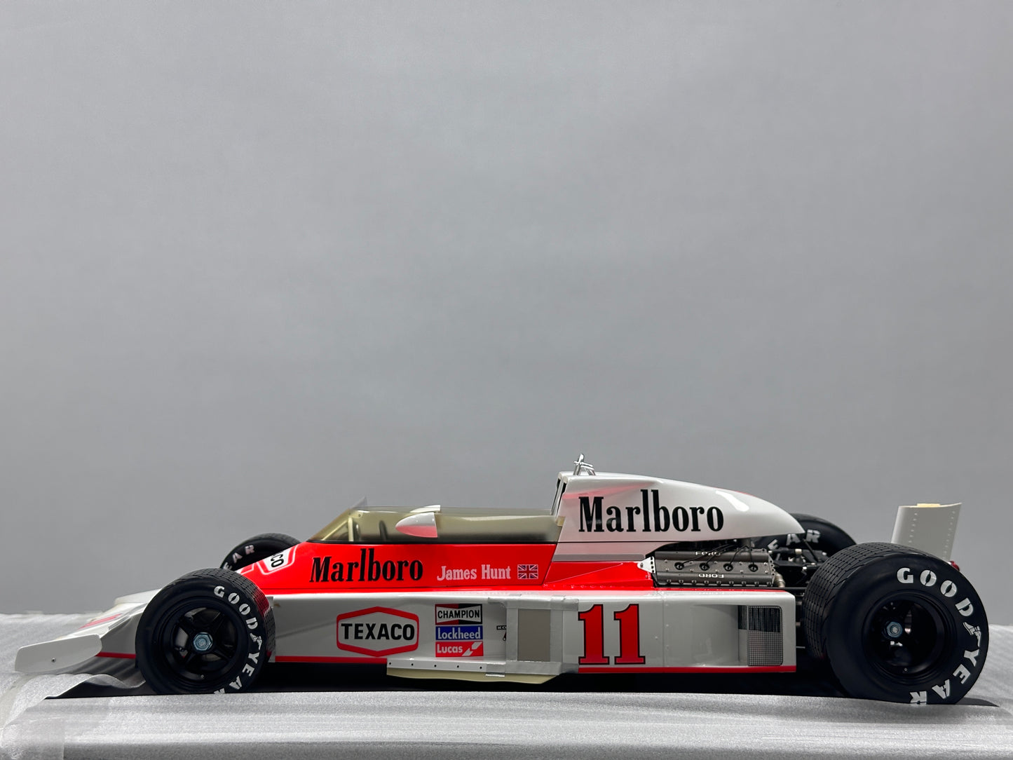 Spark 1/8 McLaren M23 No. 11 (3rd Place, 1976 Japanese GP) – James Hunt – Red & White Livery (08SP263)