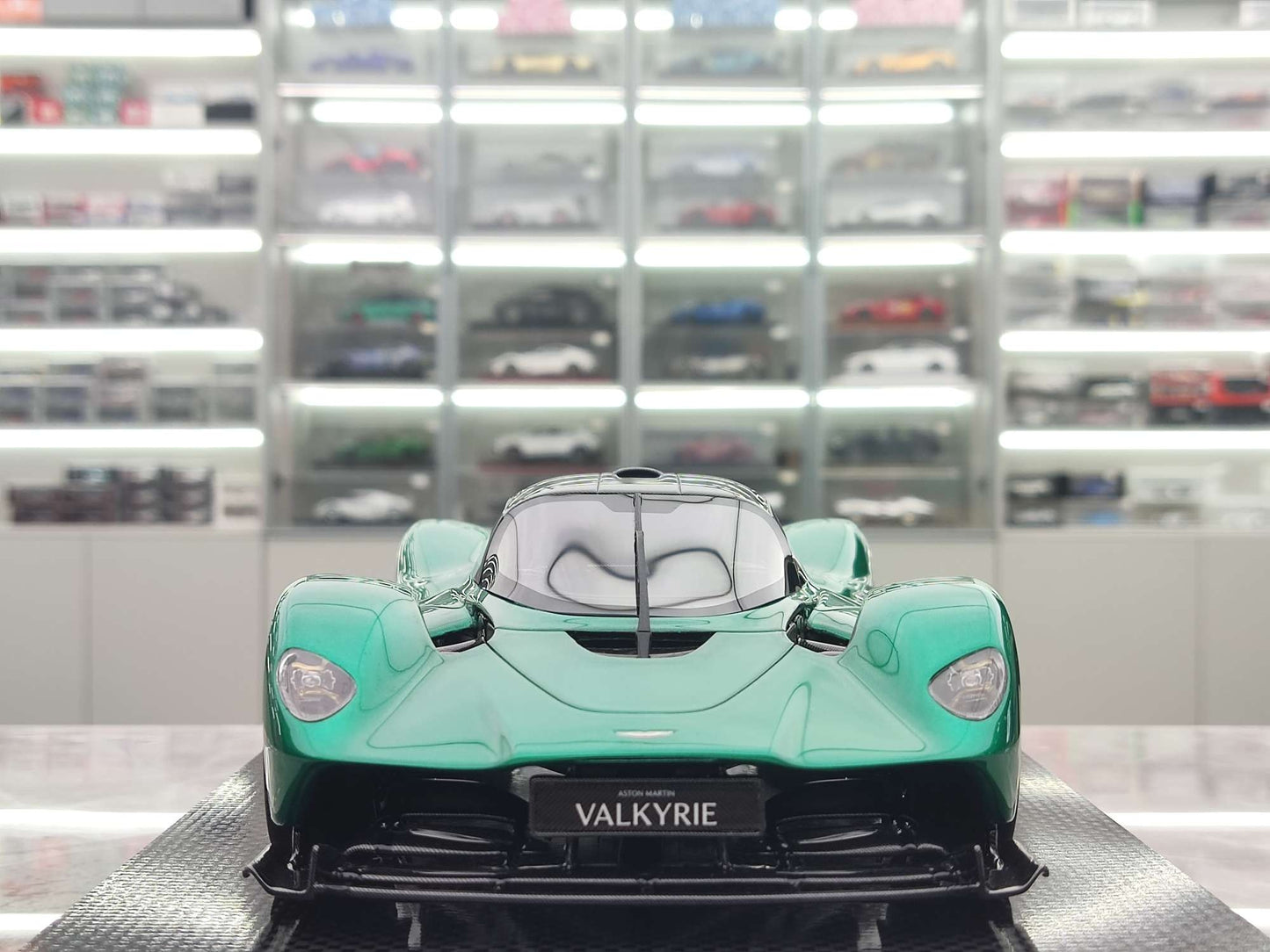 FRONTIART 1/18 Aston Martin Valkyire British Green FA146