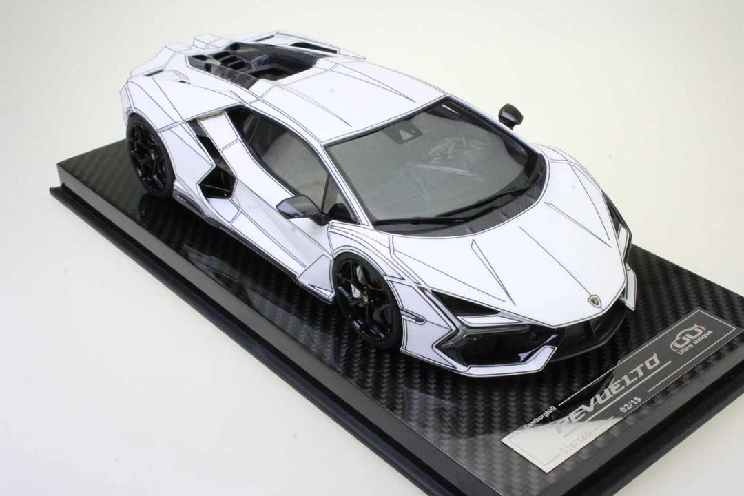UU 1/18 Lamborghini Revuelto High-End Limited Edition Collectible Resin Car Model