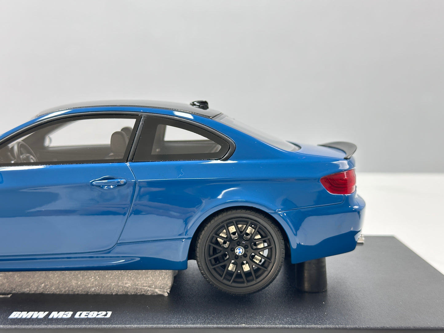 GT Spirit 1/18 BMW M3 E92 Blue GT941