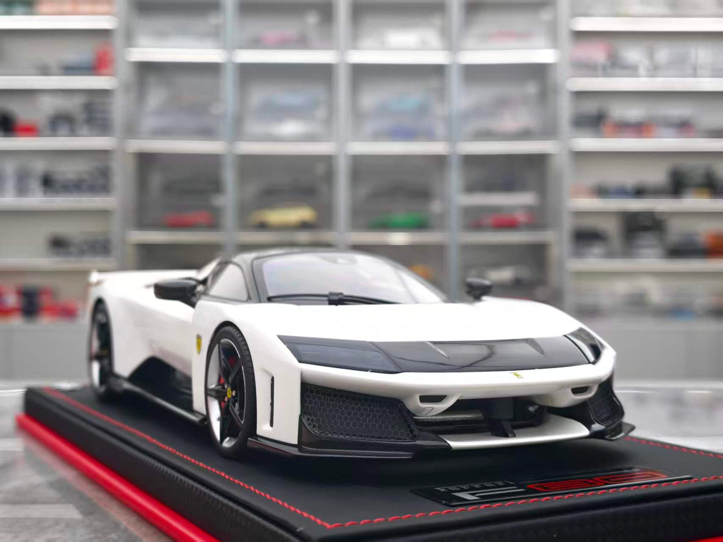 MR 1/18 Ferrari F80 Italian White FE045C