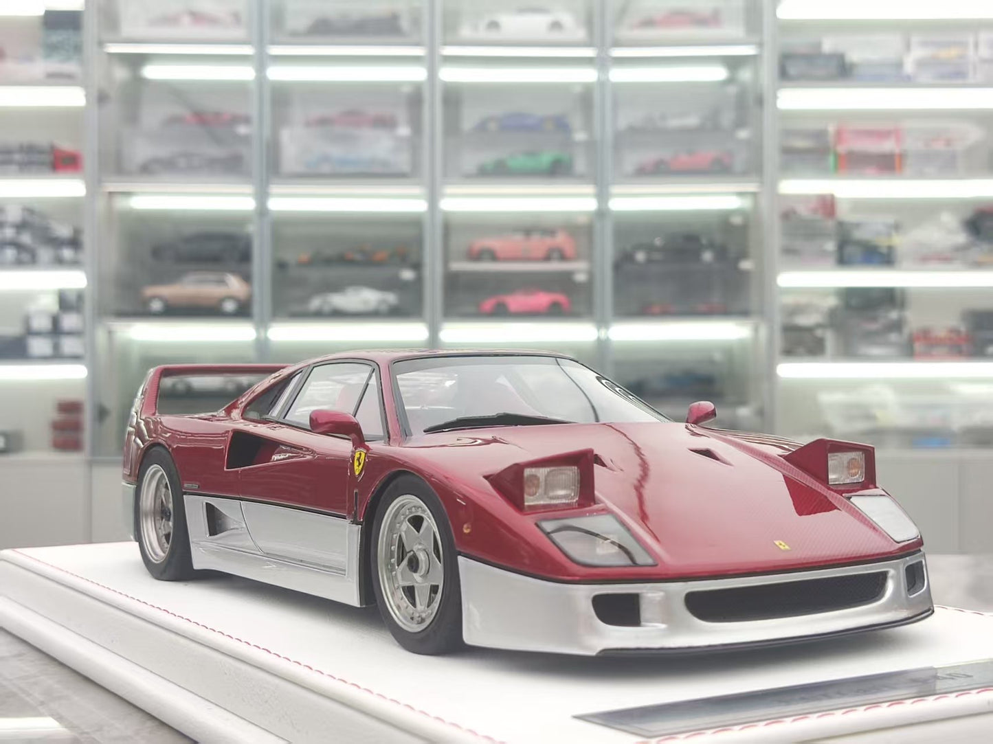 GL 1/18 Ferrari F40 Red Carbon Fiber Model Car JS-GL015