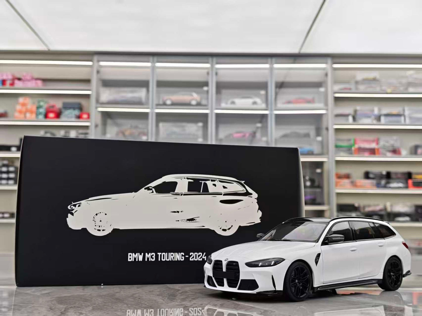 MINICHAMPS 1/18 BMW M3 Touring White 113024018