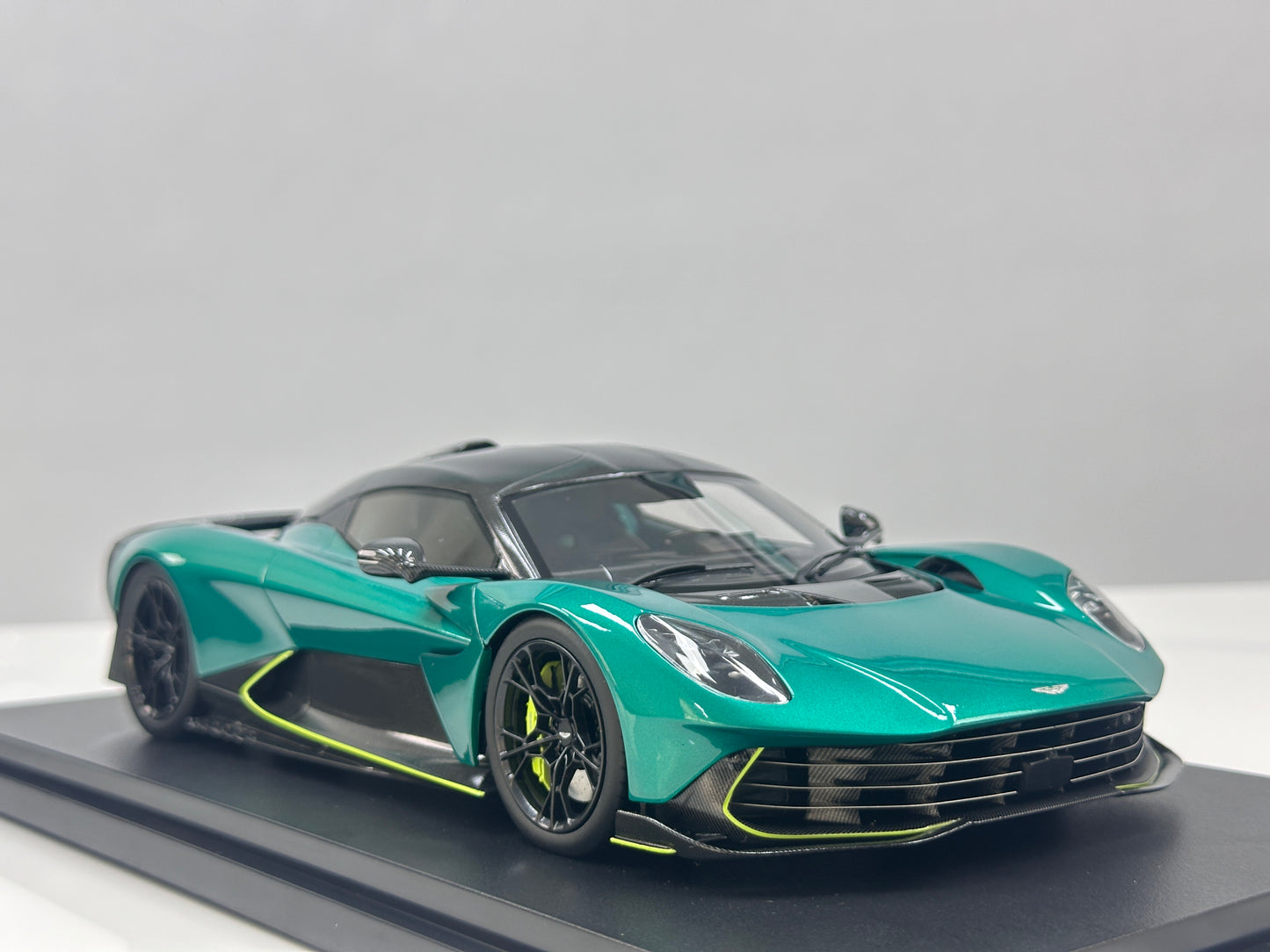 TopSpeed 1/18 Aston Martin Valhalla Podium Green TS0710