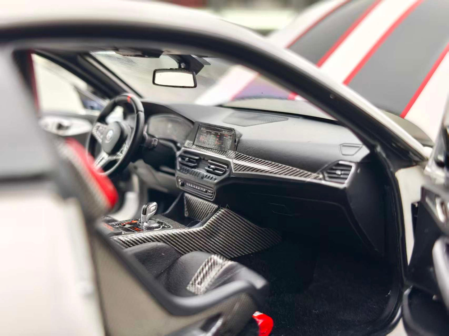 MINICHAMPS 1/18 BMW M4 CSL 2023 White 110023022