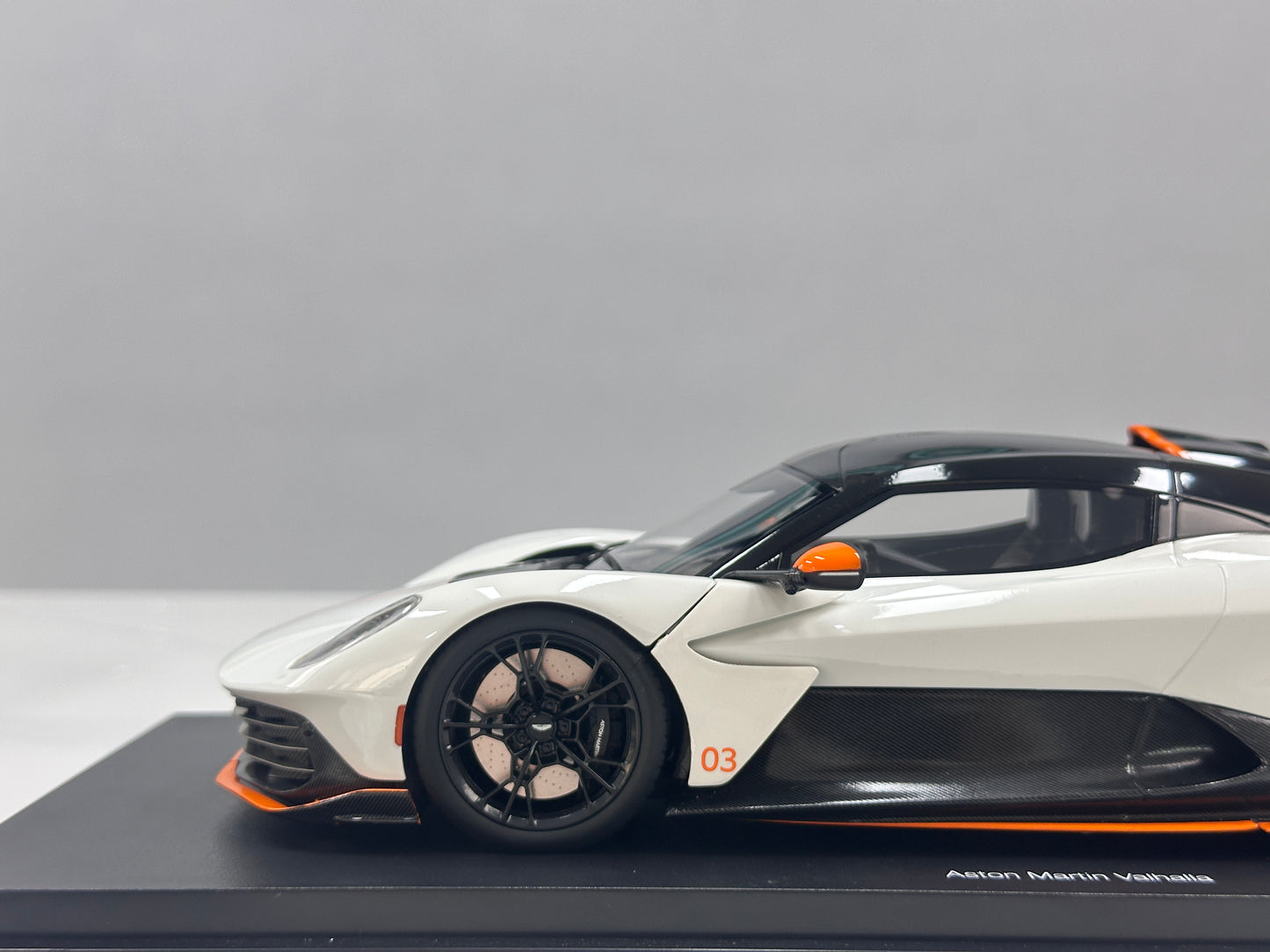 Topspeed 1/18 Aston Martin Valhalla Lunar White TS0711