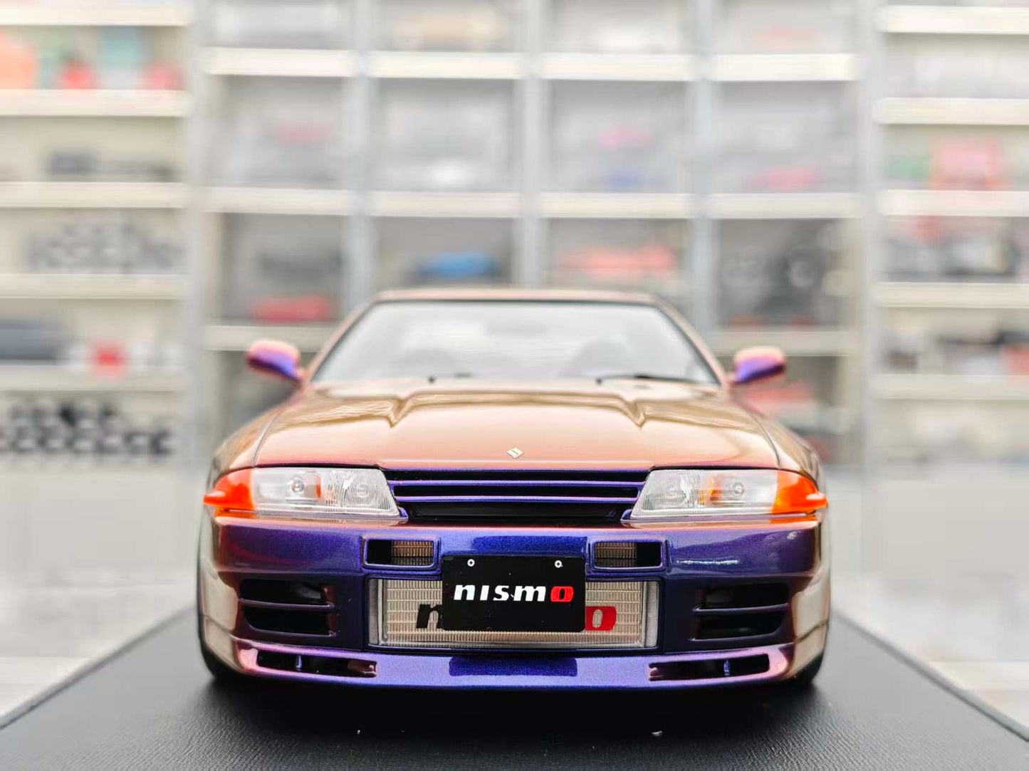 MOTORHELIX 1/18 Nissan Skyline GT-R (R32) Customized Version Chromatic Purple MH333