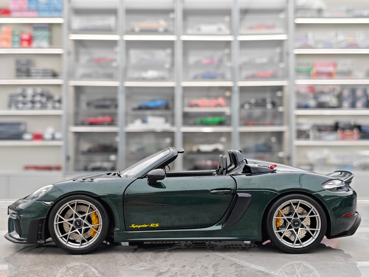 NOREV 1/18 Porsche 718 Spyder RS Forest Green (187272)