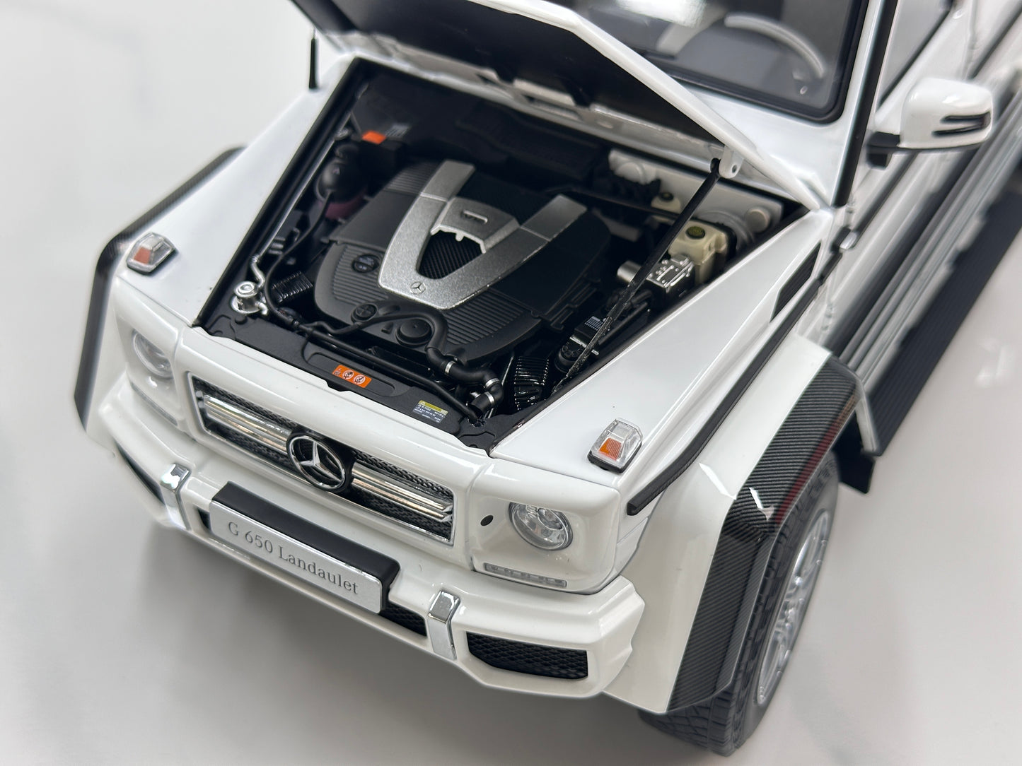 Almost Real 1/18 Mercedes-Benz G 650 Landaulet Metallic White 820213