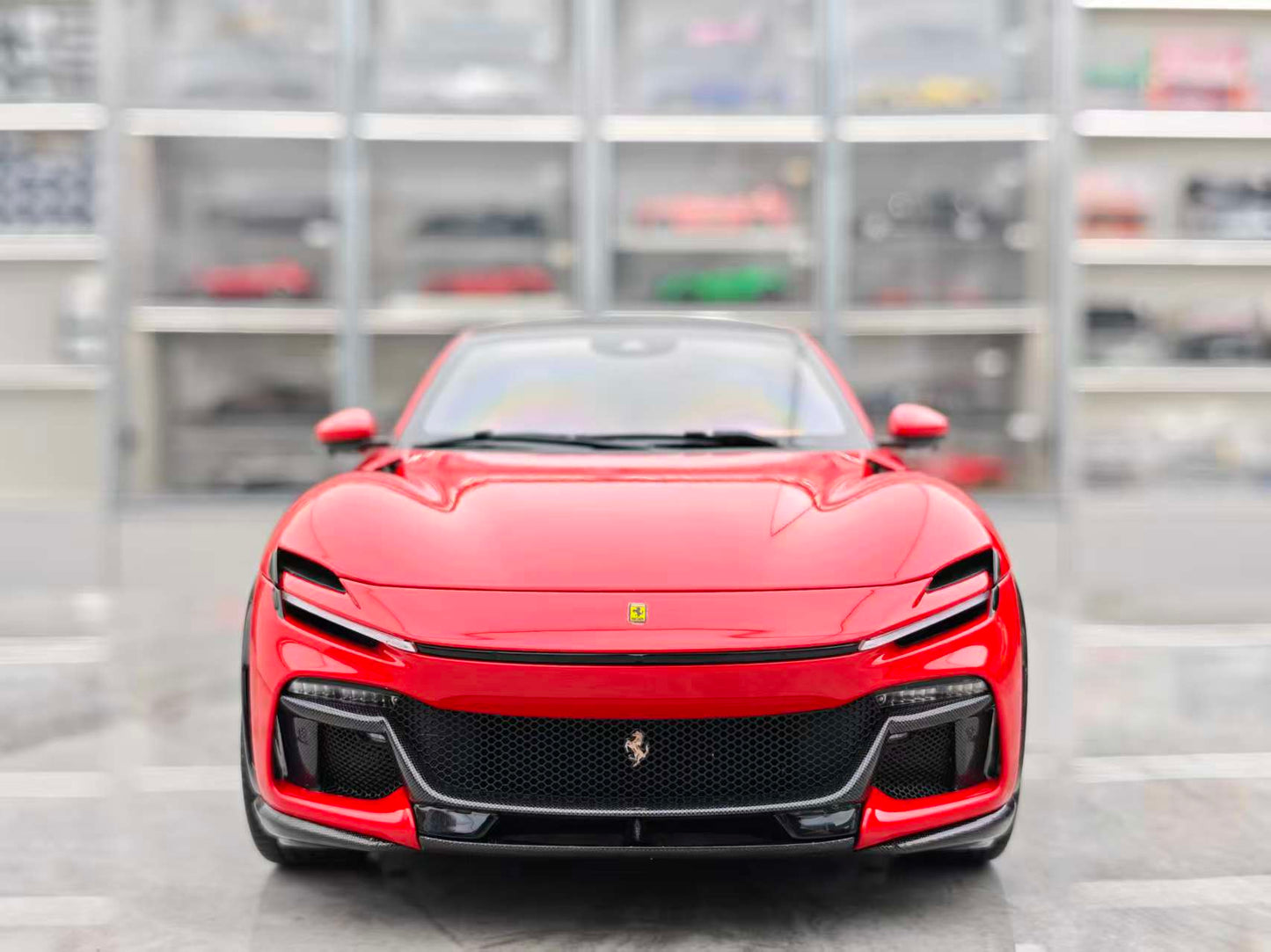 BBR 1/18 Ferrari Purosangue with Panoramic Sunroof, Standard Red (HE180053B)
