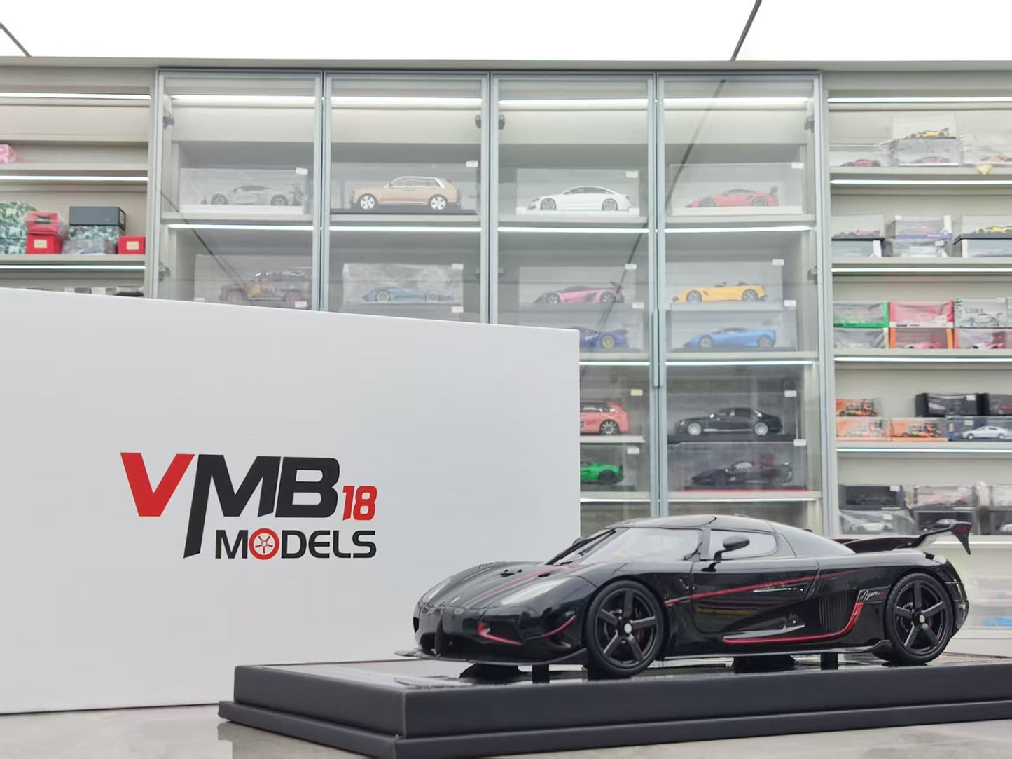 VMB 1/18 Koenigsegg Agera RSR Metallic Black VMB056