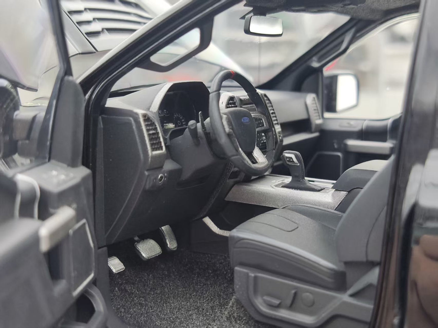 AUTO Art 1/18 Ford F-150 RAPTOR SUPERCREW 2019 Black 72947