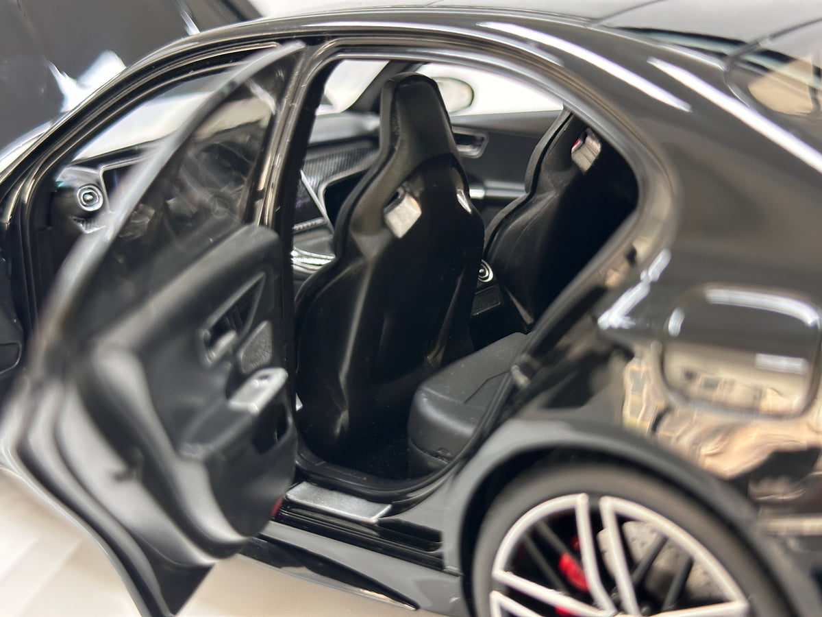 NZG 1/18 Mercedes-AMG C63 S E-Performance Gloss Black (111200050)
