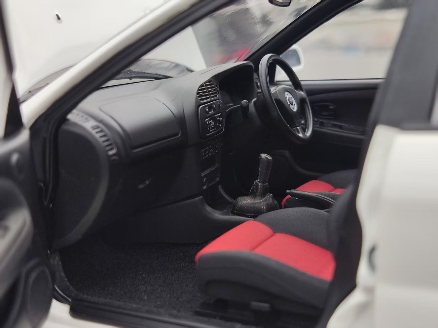 MOTORHELIX 1/18 Mitsubishi Lancer Evolution VI (6.5) Scottish White MH346