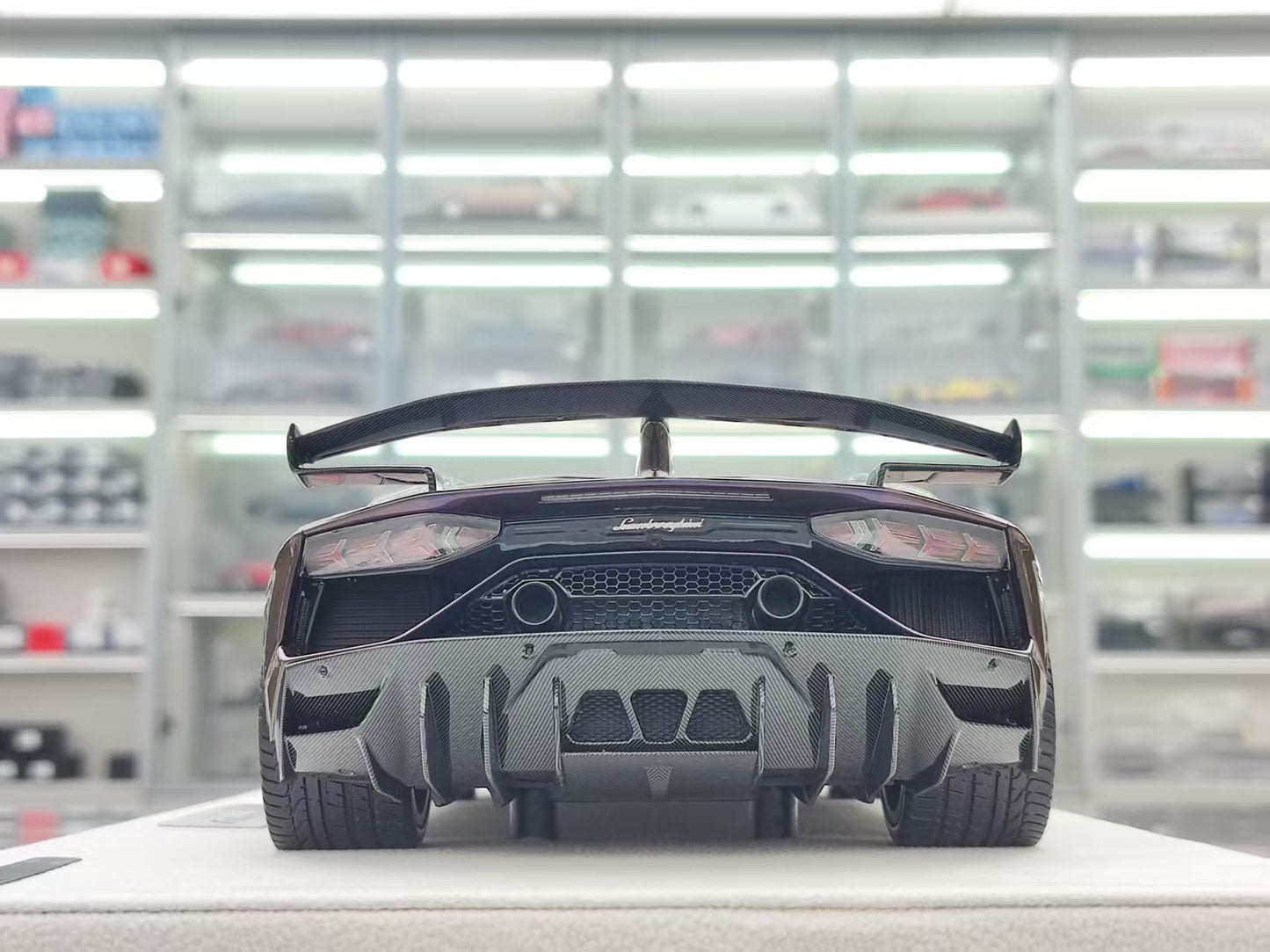 MAKEUP 1/18 Lamborghini Aventador SVJ Blue-Purple EML025J