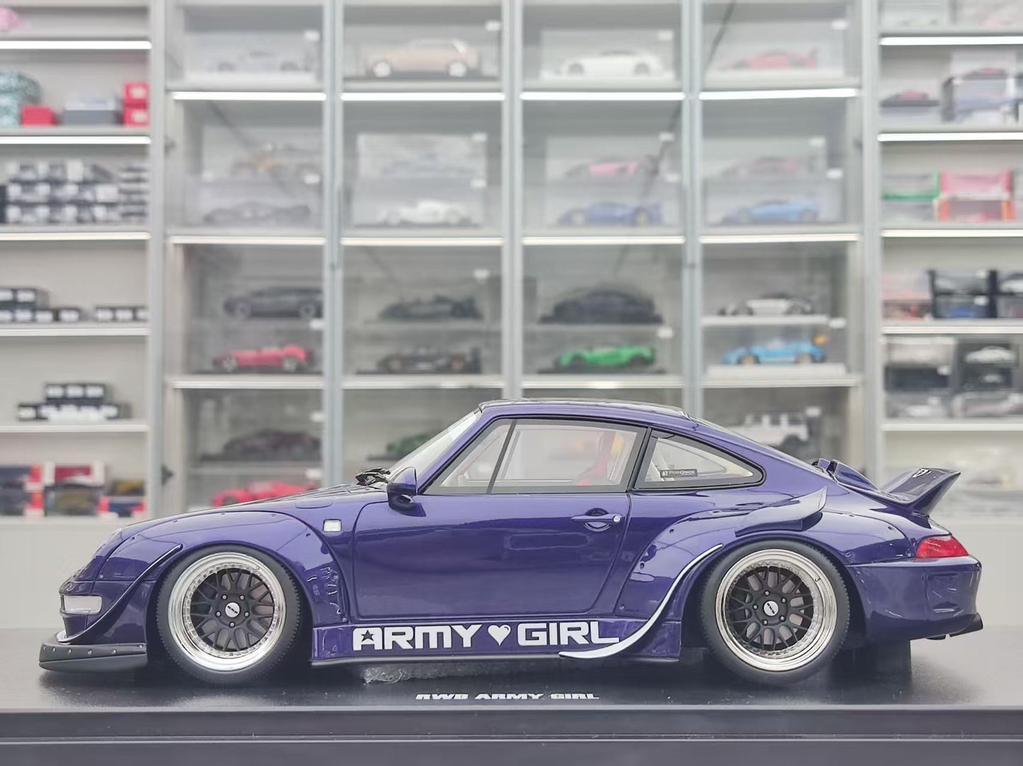 GT Spirit 1/18 Porsche RWB ARMY GIRL Purple GT562