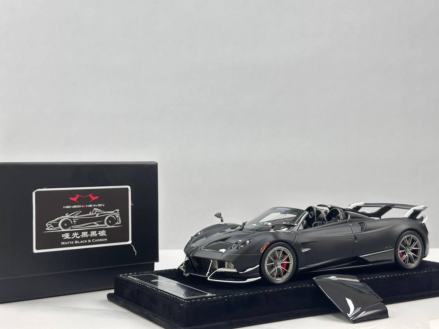 HH Model 1/18 Pagani Huayra Matte Black Carbon HH663