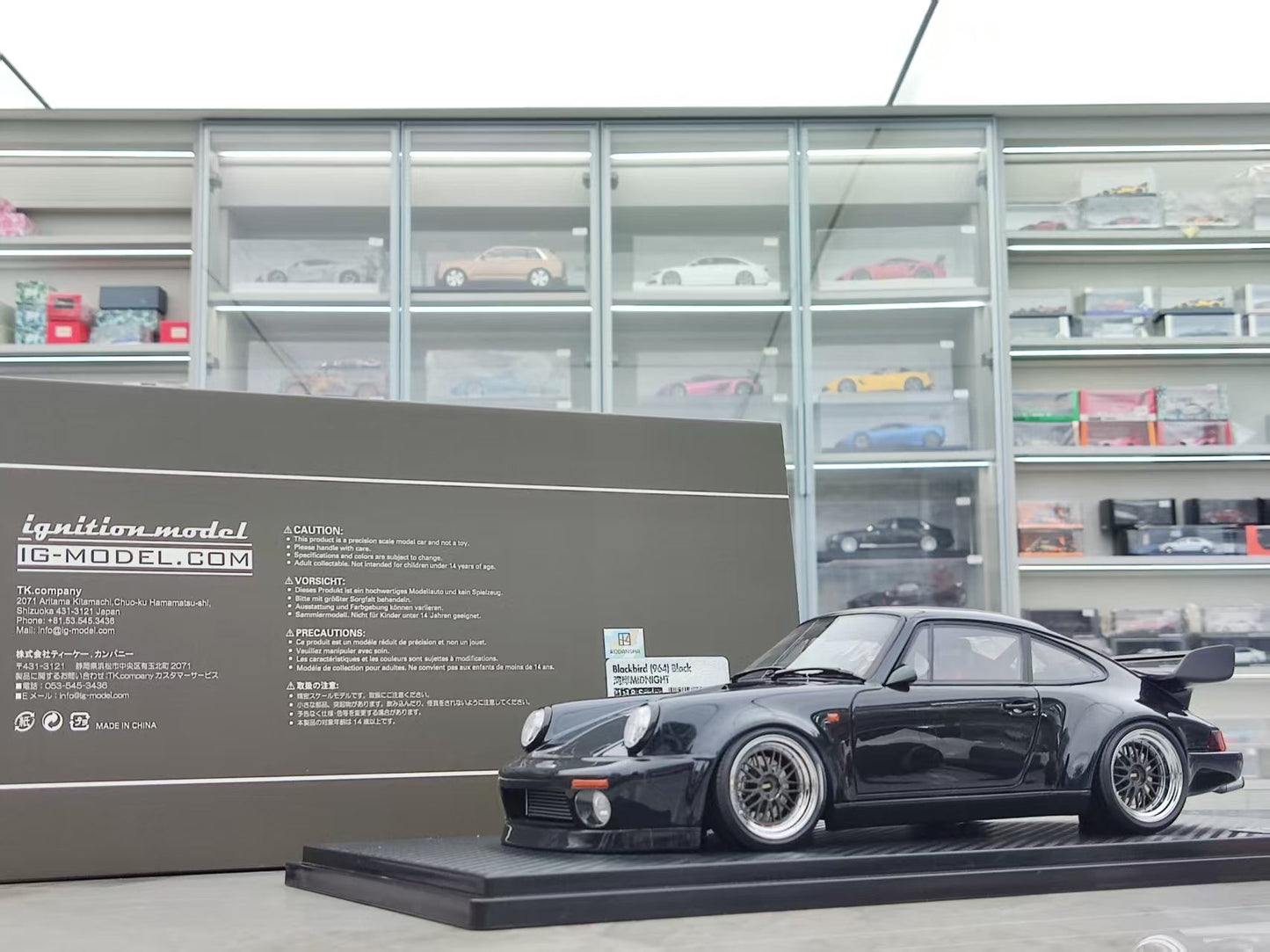 Ignition Model 1/18 Porsche Blackbird (964) Black IG3594