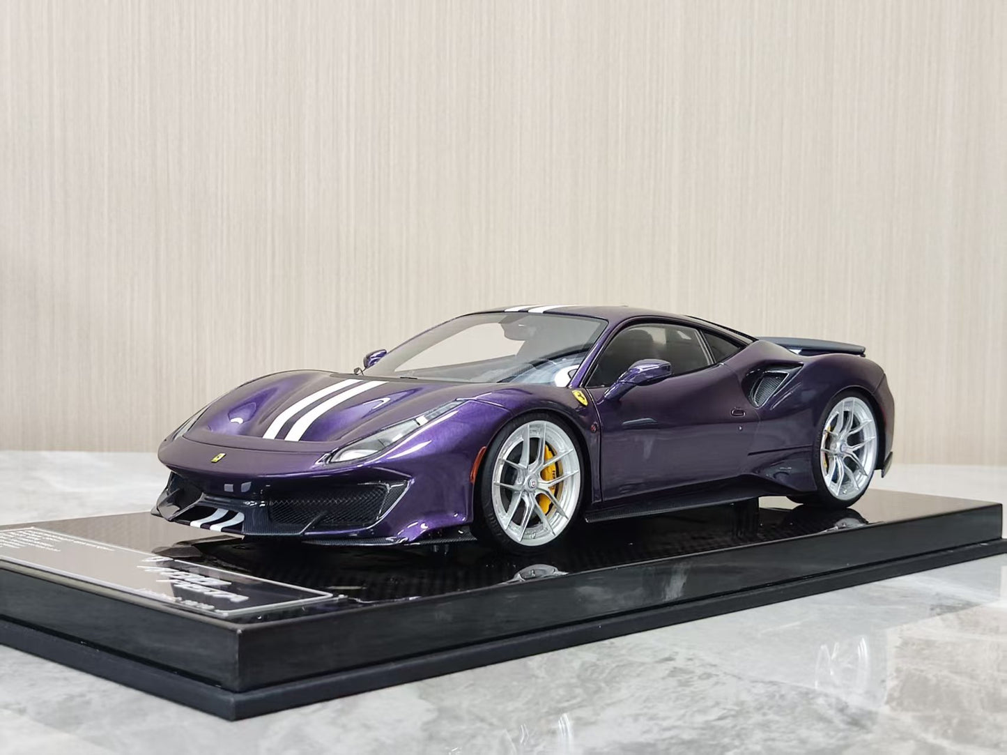 DM Pro 1/18 Ferrari 488 Pista – Purple (Black Base Version B) DGP002B