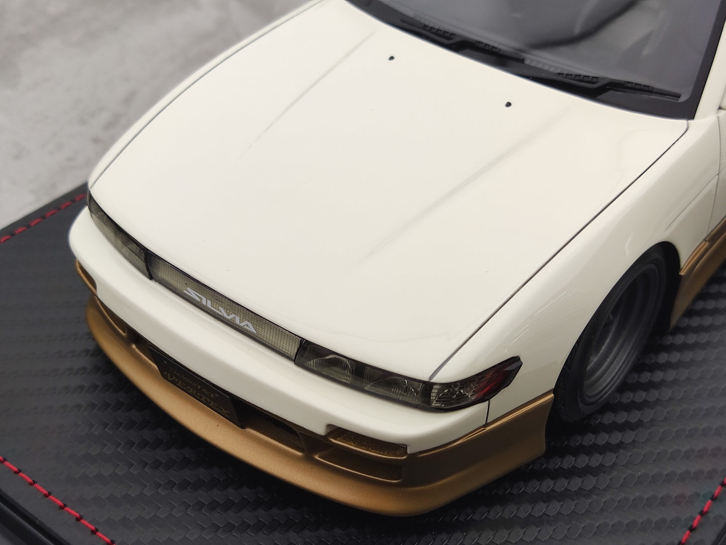 Ignition Model 1/18 Nissan Vertex S13 Silvia White/Gold with SR20 Engine IG3589