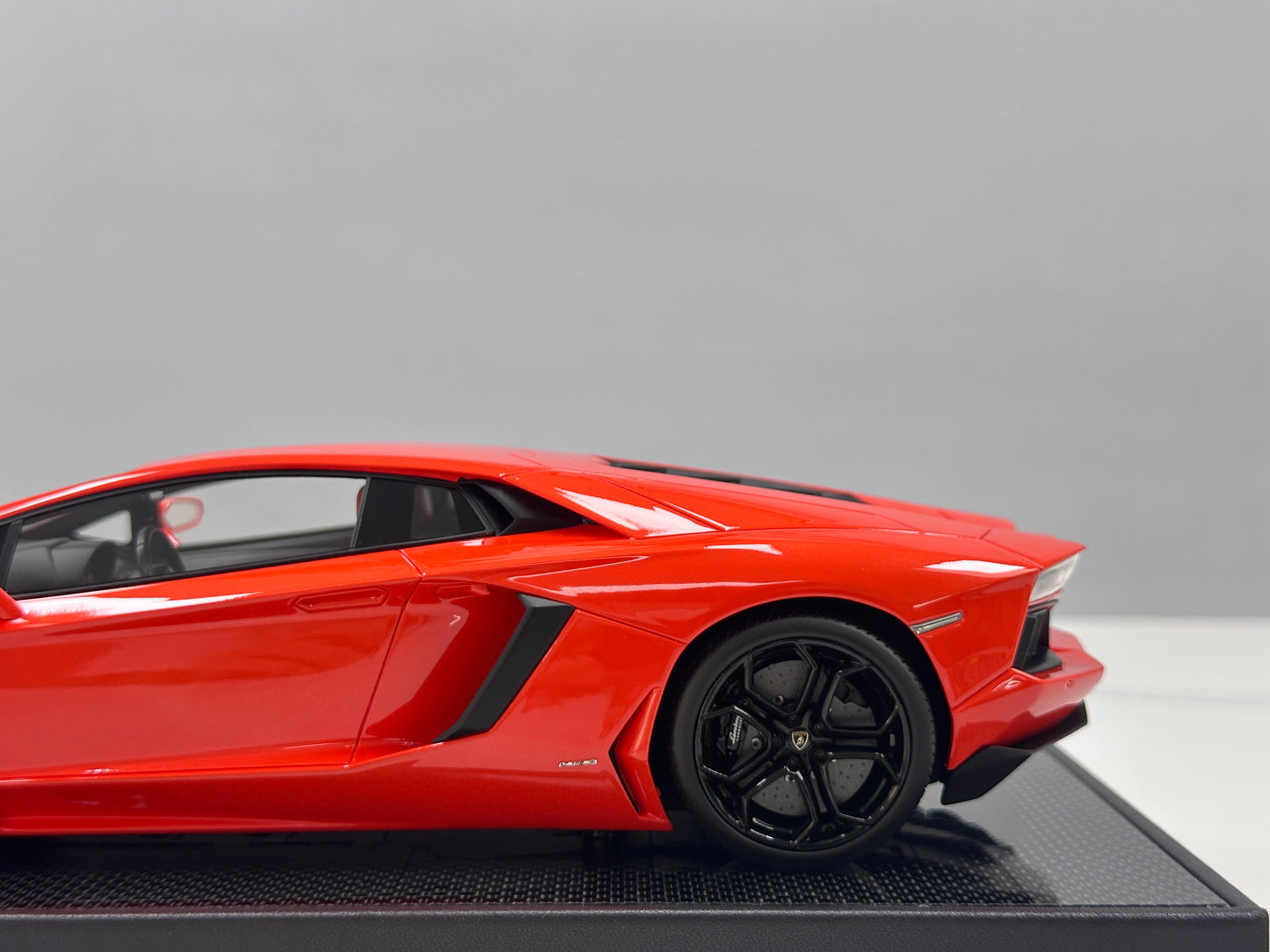 VMB 1/18 Lamborghini Aventador LP700-4 Orange VMB063
