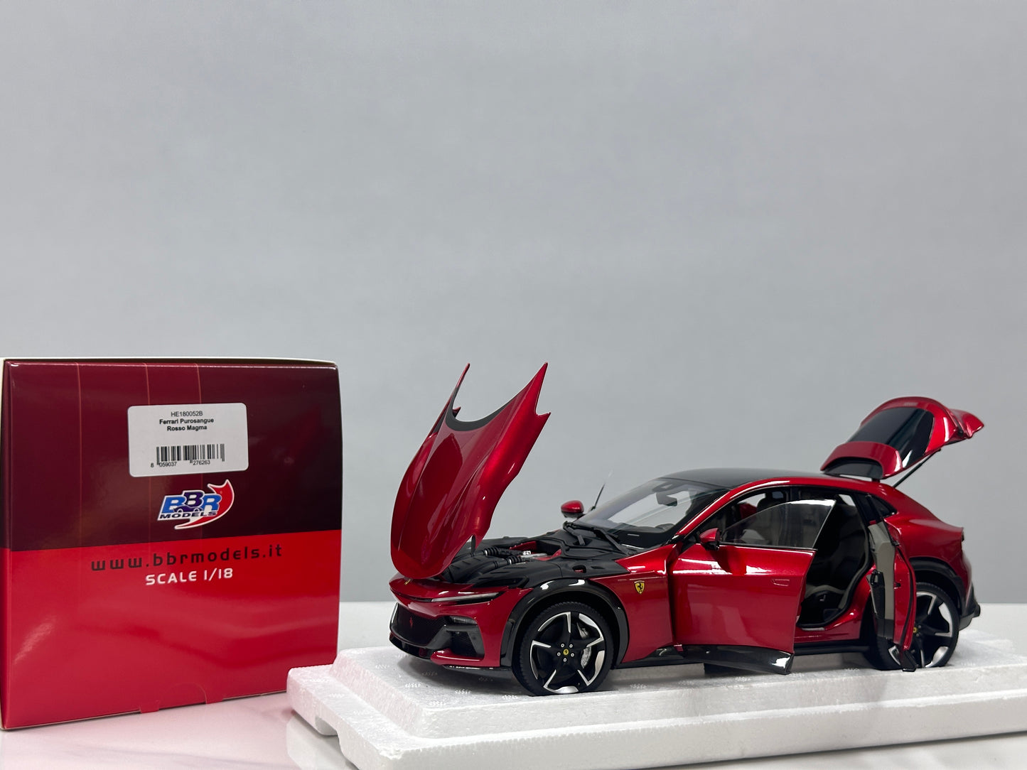 BBR 1/18 Ferrari Purosangue – Rosso Volcan (Volcano Red) – Die-cast, Fully Opening – HE180052B