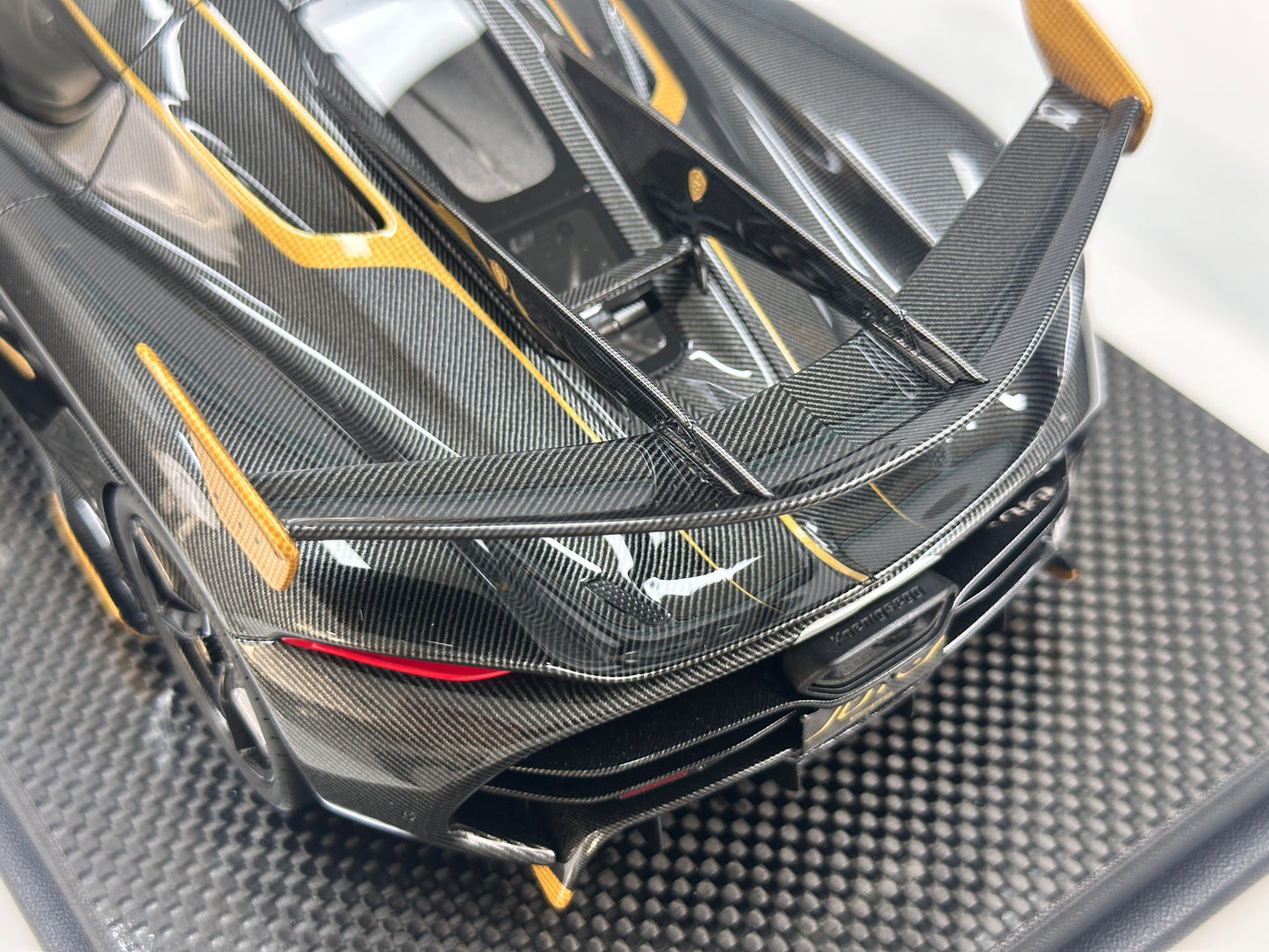 FRONTIART 1/18 Koenigsegg Jesko Carbon Gold FA197