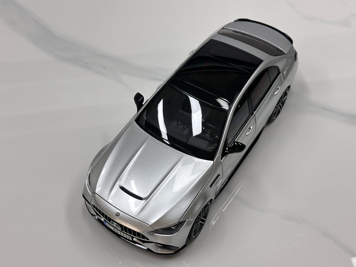 NZG 1/18 Mercedes-AMG C63 S E Performance – Tech Silver (111200055)