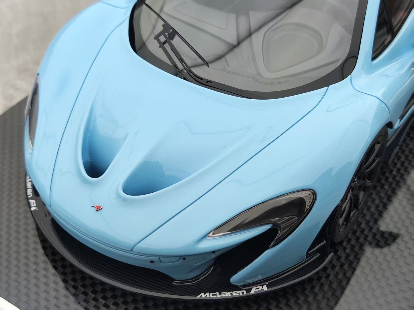 DINOMODEL 1/18 McLaren P1 Carbon Base GULE BLUE DMP006