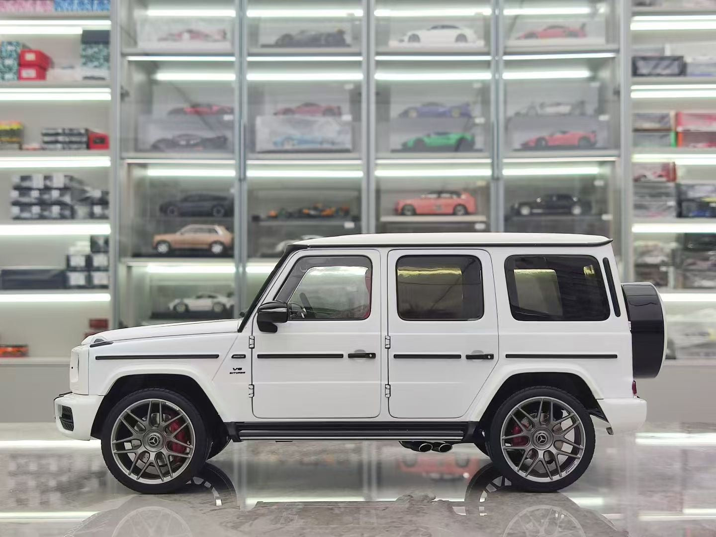 Almost Real 1/18 Mercedes-AMG G63 55th Anniversary Edition White Alloy Car Model 820807