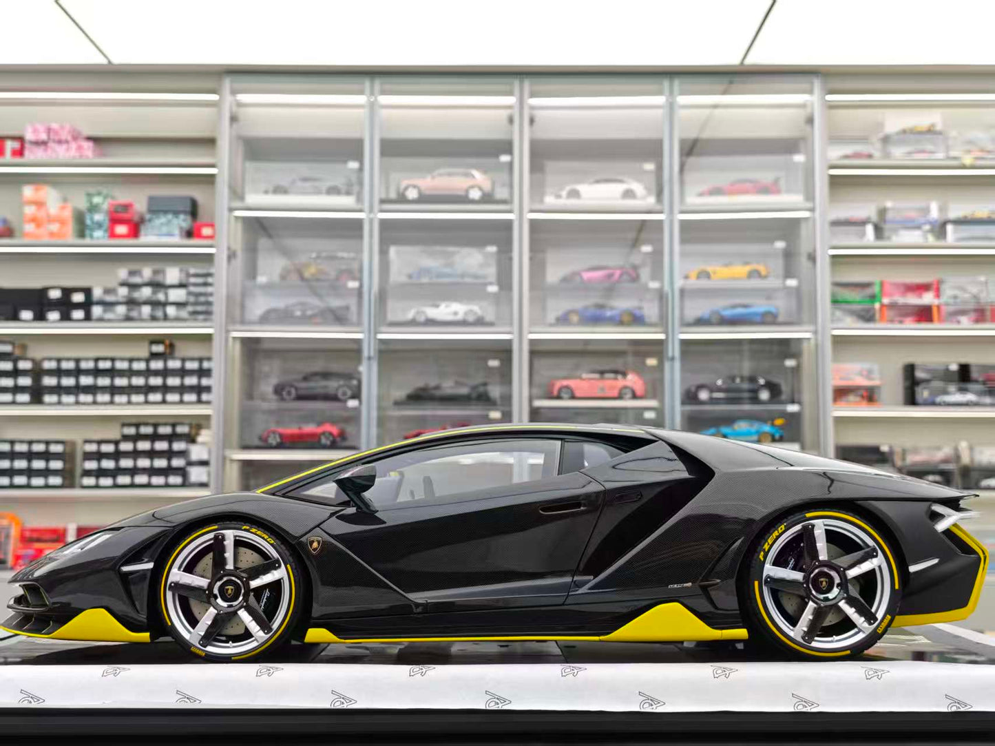 Amalgam 1/8 Lamborghini Centennial Bull M5947