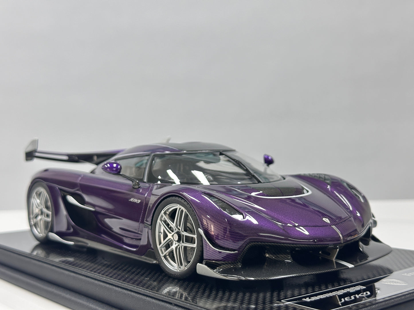 FRONTIART 1/18 Koenigsegg Jesko Carbon Purple FA199