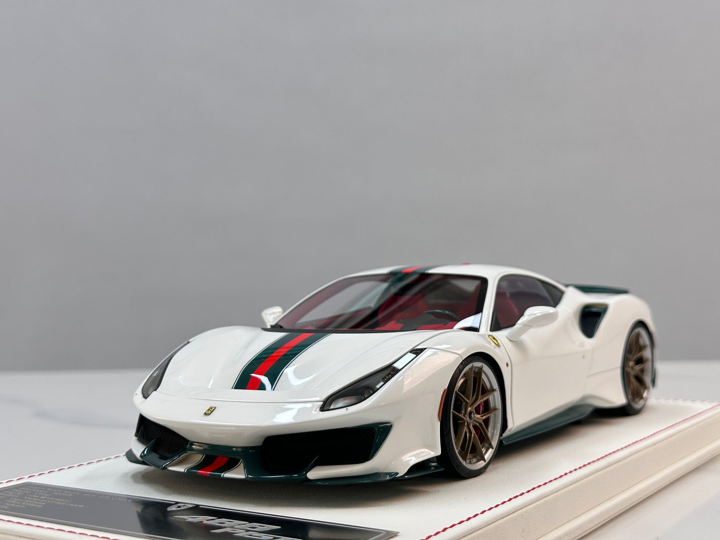 DM Pro 1:18 Ferrari 488P (White Base) — Style D: GUCCI Edition — Fully Opening Resin Model (DGP004A)