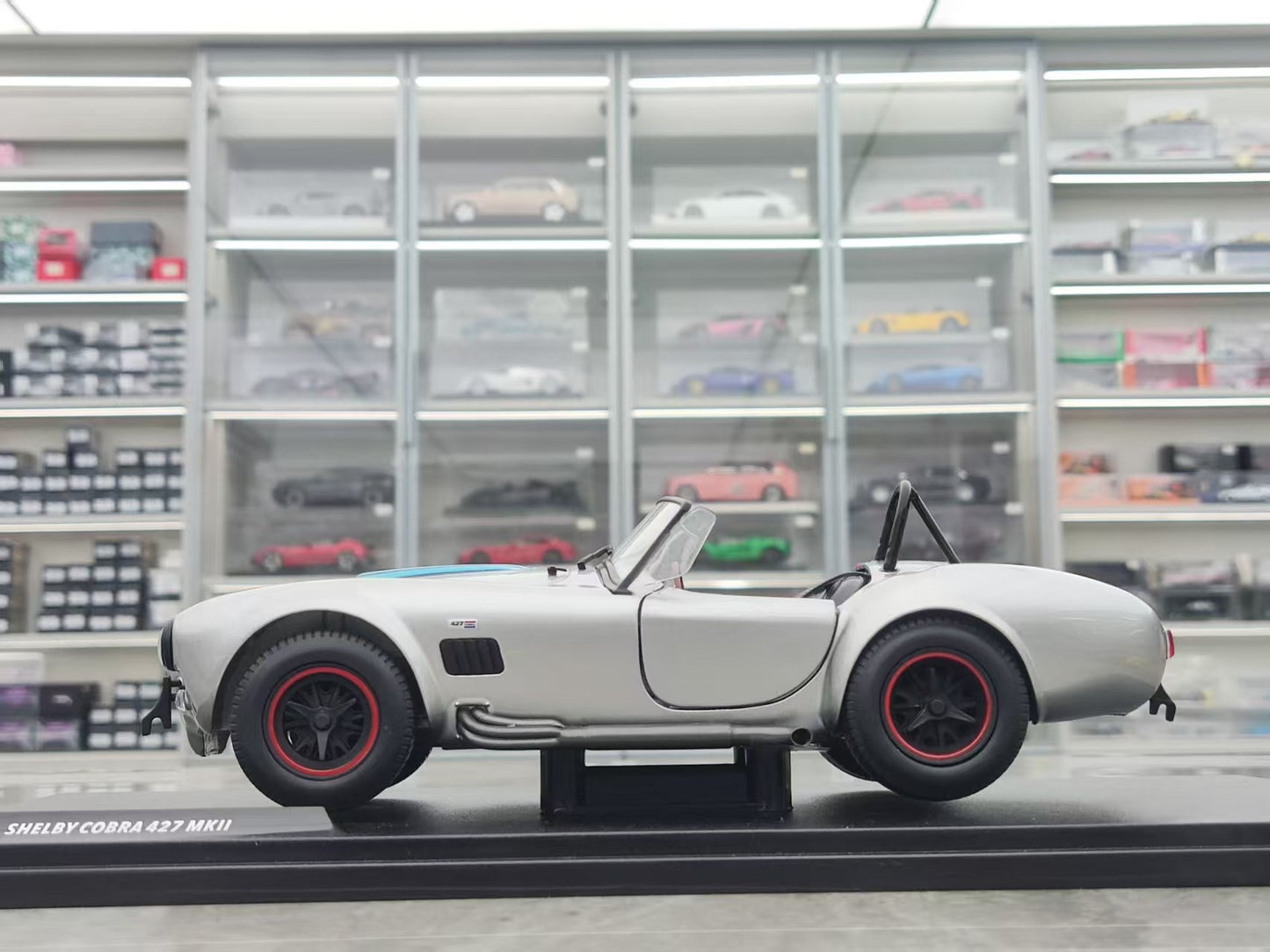 Solido 1/18 Ford Shelby Cobra 427 MKII Solido Works M Racing Silver S1804913