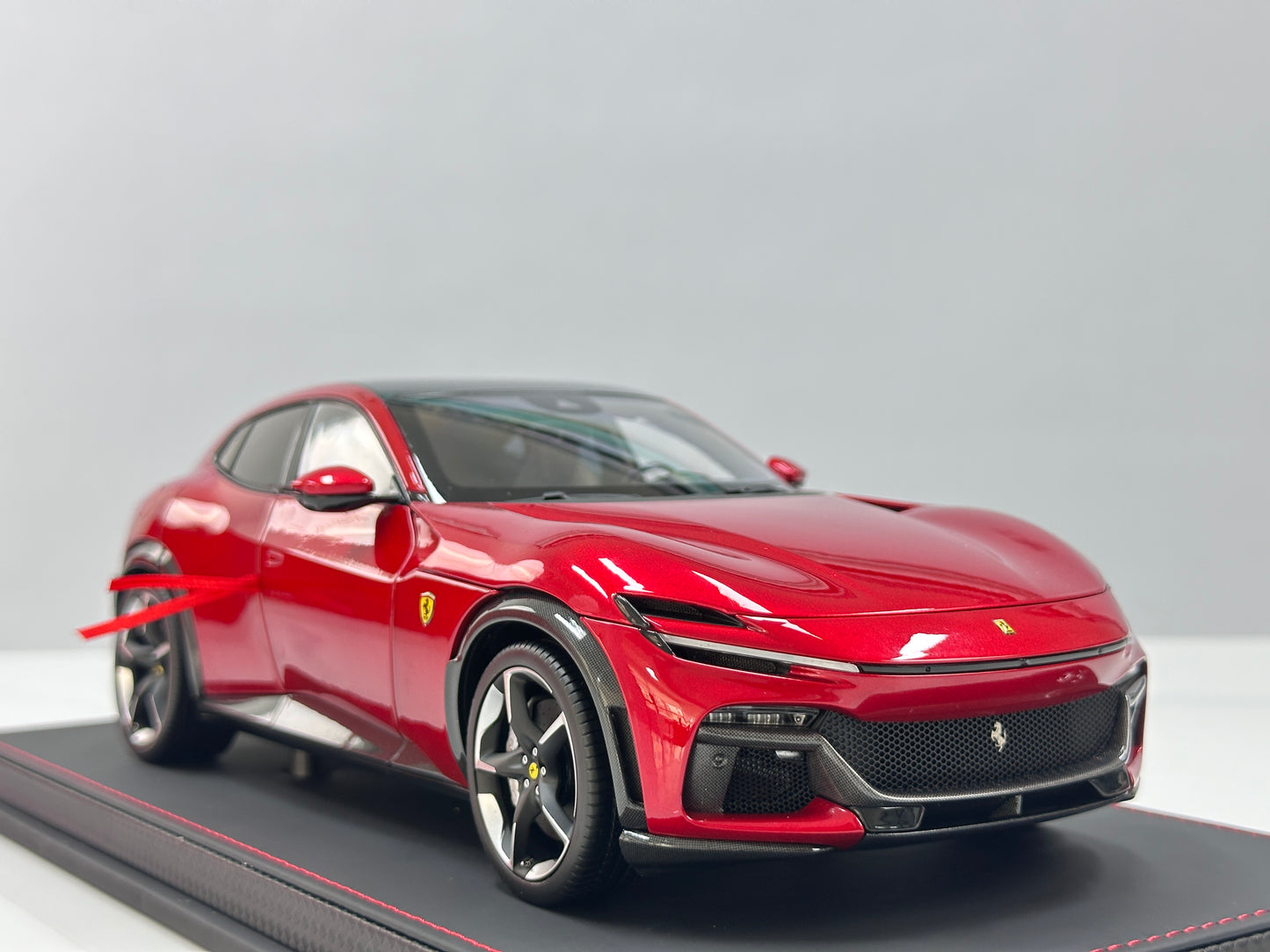 BBR 1/18 Ferrari Purosangue – Rosso Magma Metallic (Leather Base) – HE180052BDIE